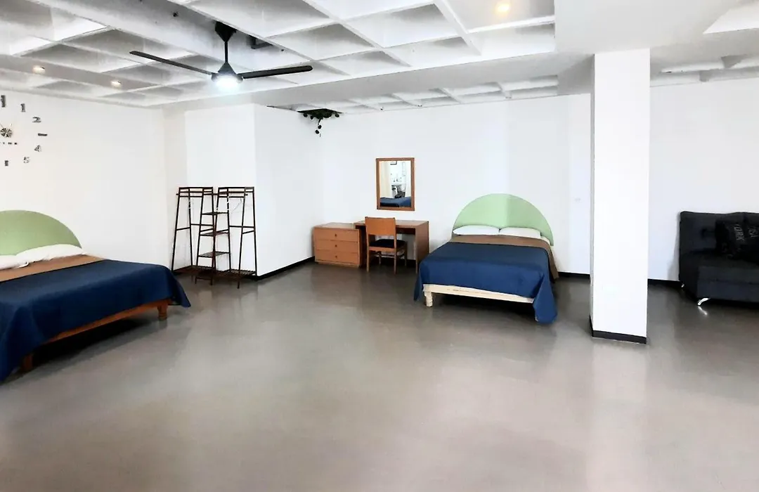 Hotel Allende 104-1